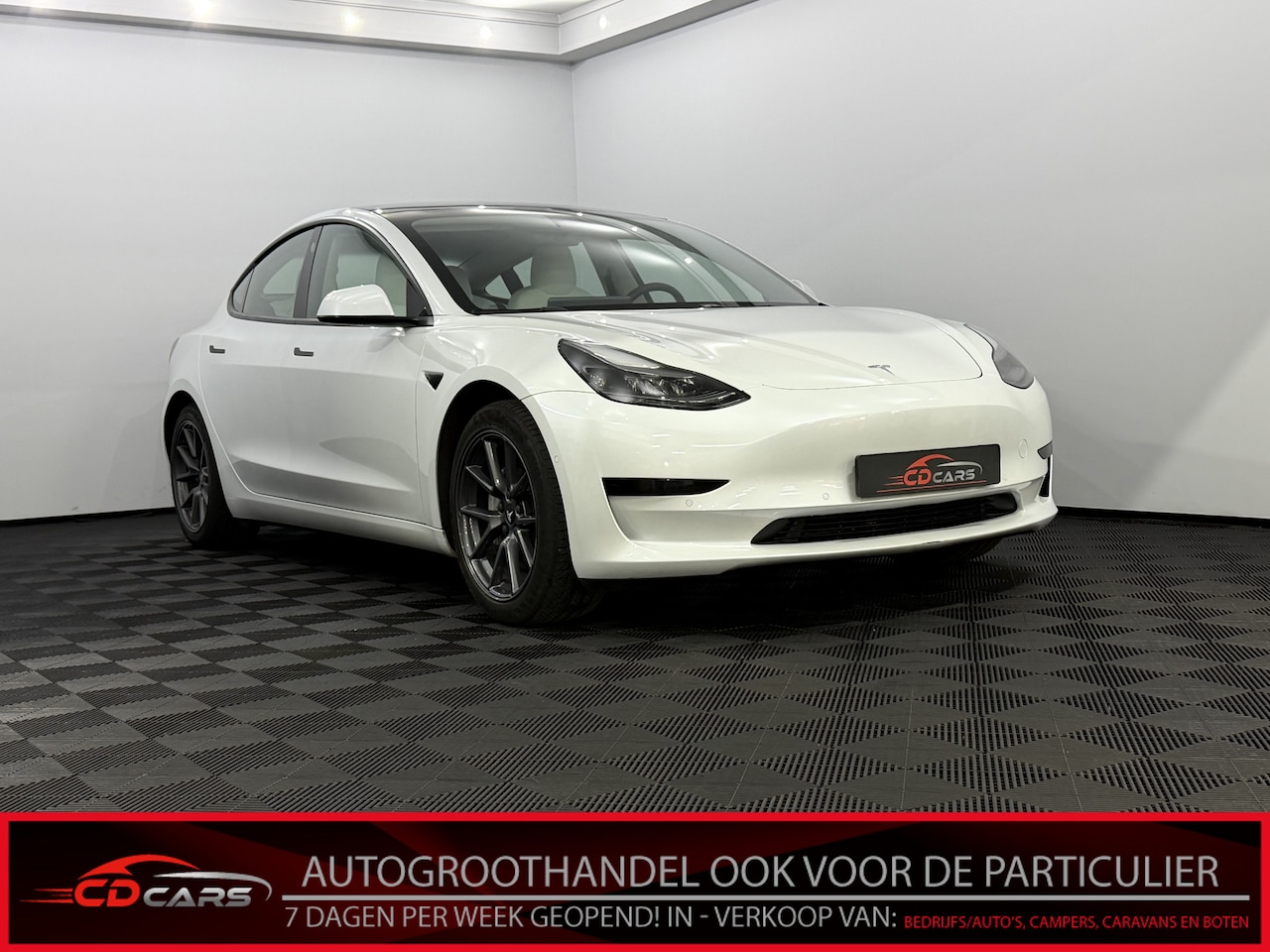 Tesla Model 3 - Standard RWD Plus 60 kWh Autopilot, Panoramadak, 360 Camera, Wit leder, Elektrische achter - AutoWereld.nl