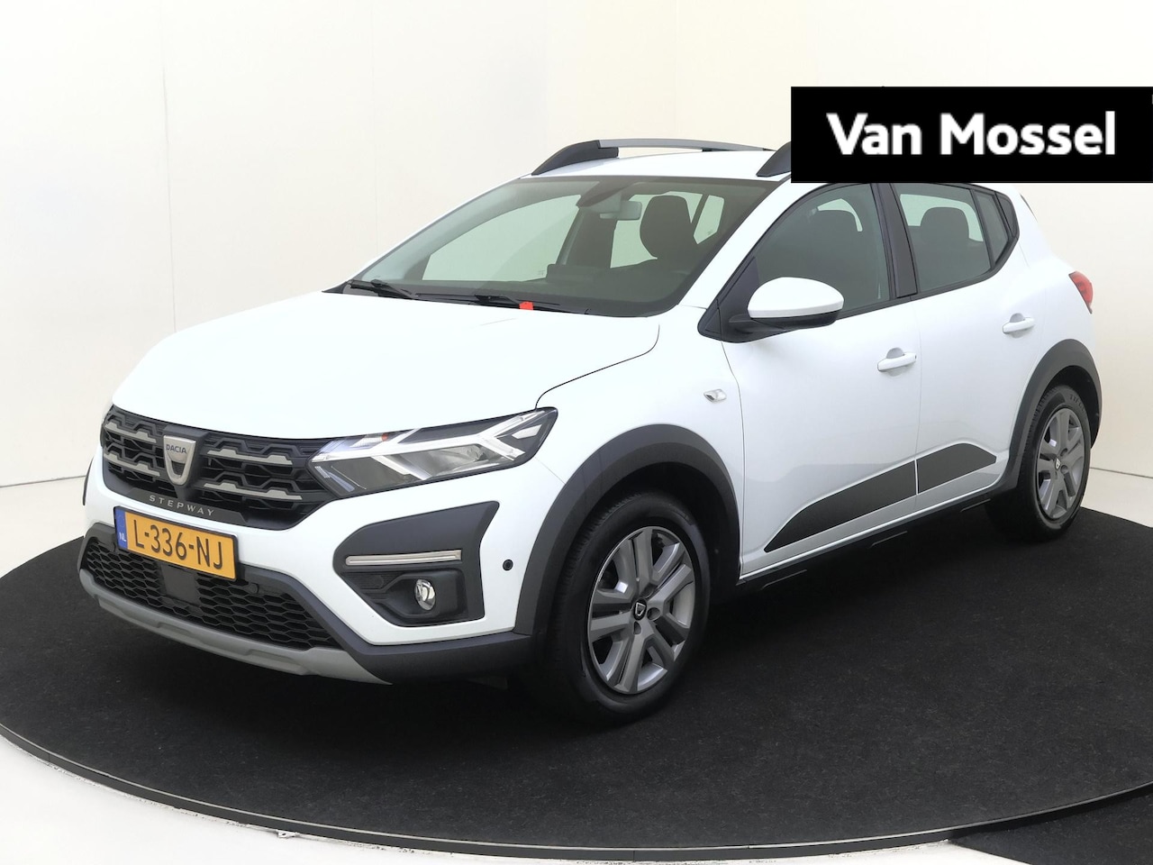 Dacia Sandero Stepway - 1.0 TCe 100 Bi-Fuel Comfort | Airco | Navigatie  | Parkeersensoren & Camera | Trekhaak | - AutoWereld.nl