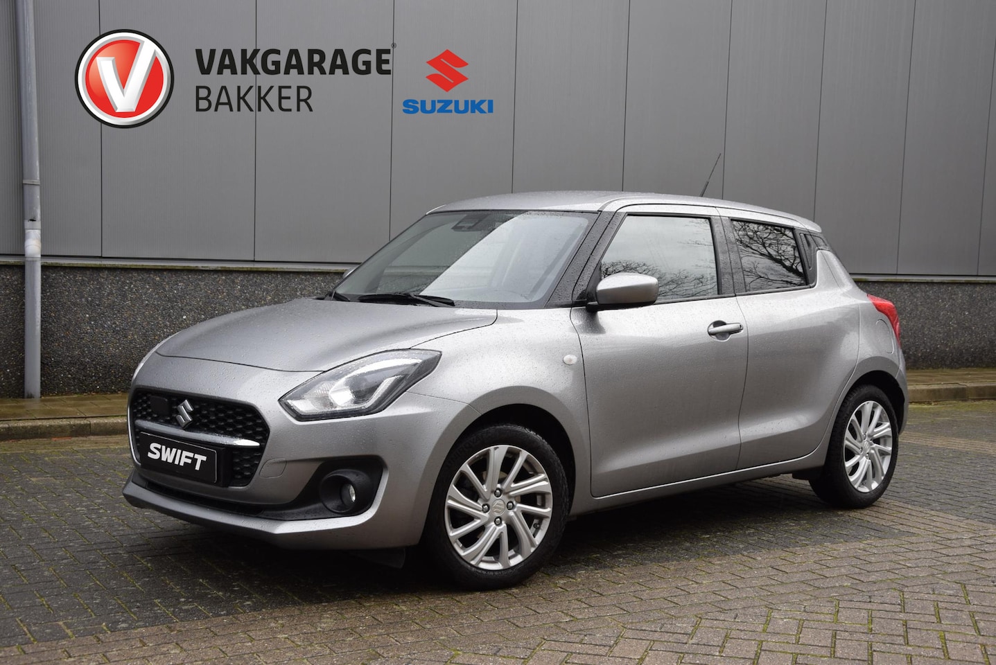 Suzuki Swift - 1.2 Select Smart Hybrid | 10 jaar fabrieksgarantie!! | Navigatie | Parkeersensoren achter - AutoWereld.nl