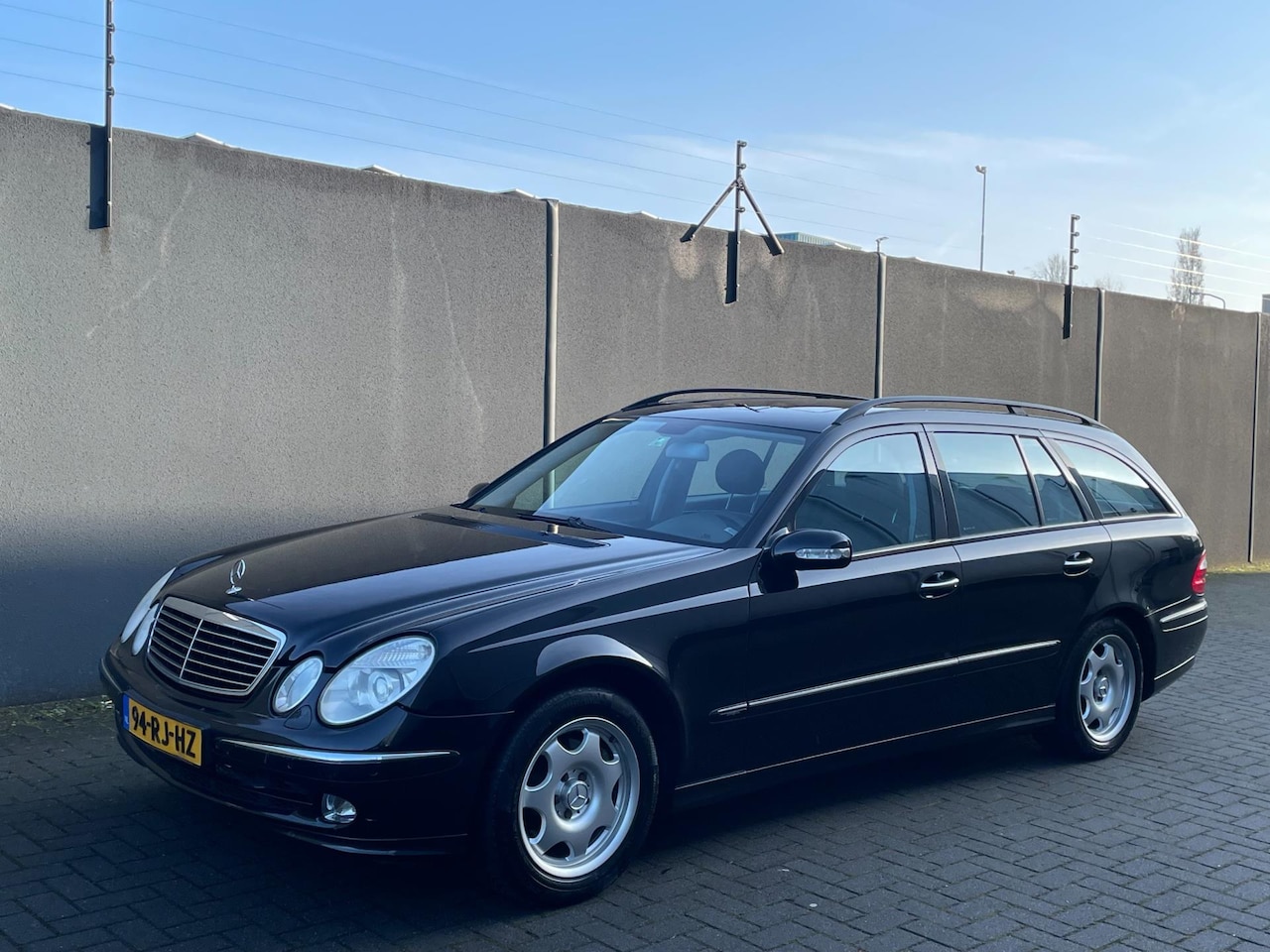 Mercedes-Benz E-klasse Combi - 240 AUTOMAAT/LEER/RIJDT GOED!! - AutoWereld.nl