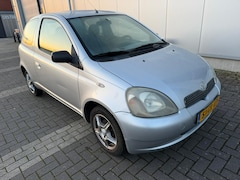 Toyota Yaris - 1.3-16V VVT-i Luna