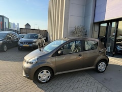 Toyota Aygo - 1.0 VVT-i Now 5-deurs AIRCO NIEUWSTAAT INRUIL MOGELIJK