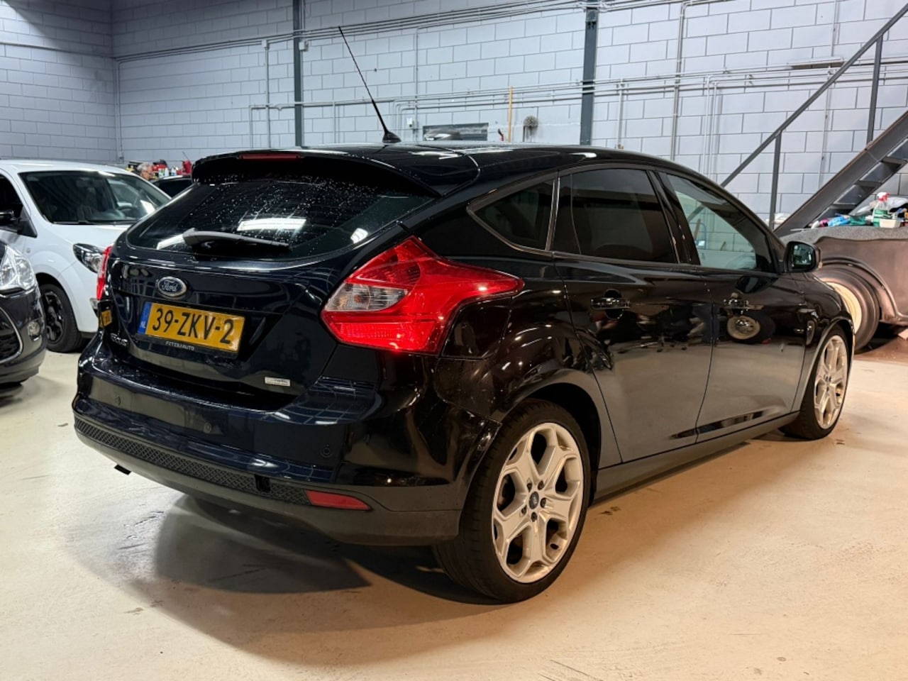 Ford Focus - 1.6 TDCi 105PK Hatchback Airco Cruise Bluetooth Euro 5 - AutoWereld.nl