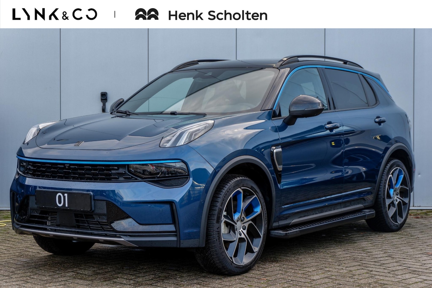 Lynk & Co 01 - 1.5 | Treeplanken | Trekhaak | All Season banden |  Panoramadak | Parkeercamera | Stuur- e - AutoWereld.nl