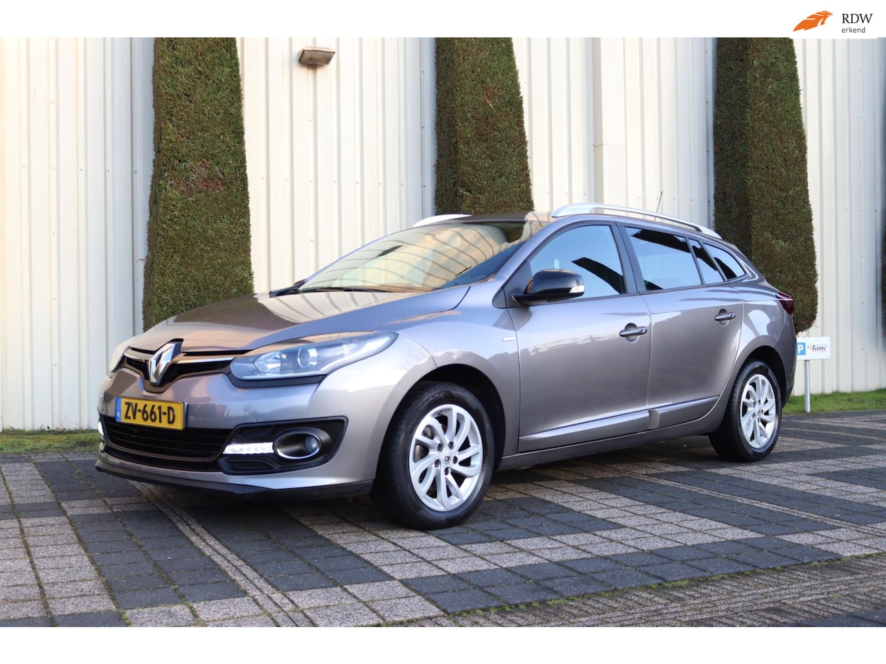 Renault Mégane Estate - 1.2 TCe Limited Climate Control, Navigatie - AutoWereld.nl