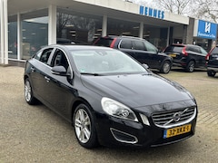 Volvo S60 - 1.6 T3 150pk Summum Xenon Navi Leder