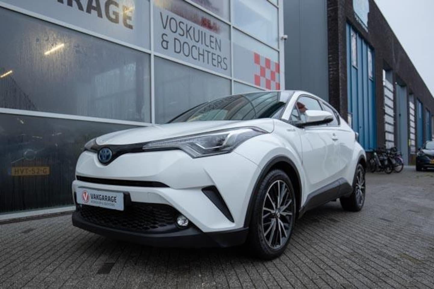 Toyota C-HR - 1.8 Hybrid Team Limited Edition | Dodehoek | Stoelverwarming - AutoWereld.nl