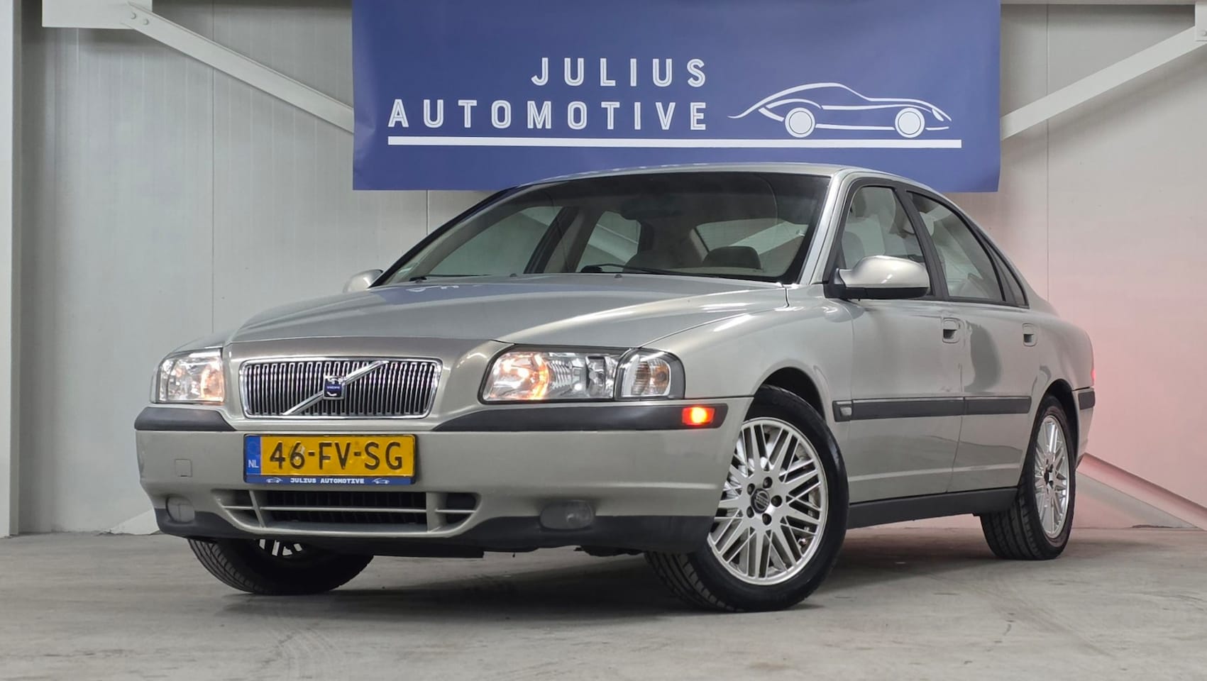 Volvo S80 - 2.4 Comfort Trekhaak CruiseControl Leer Mooi! - AutoWereld.nl