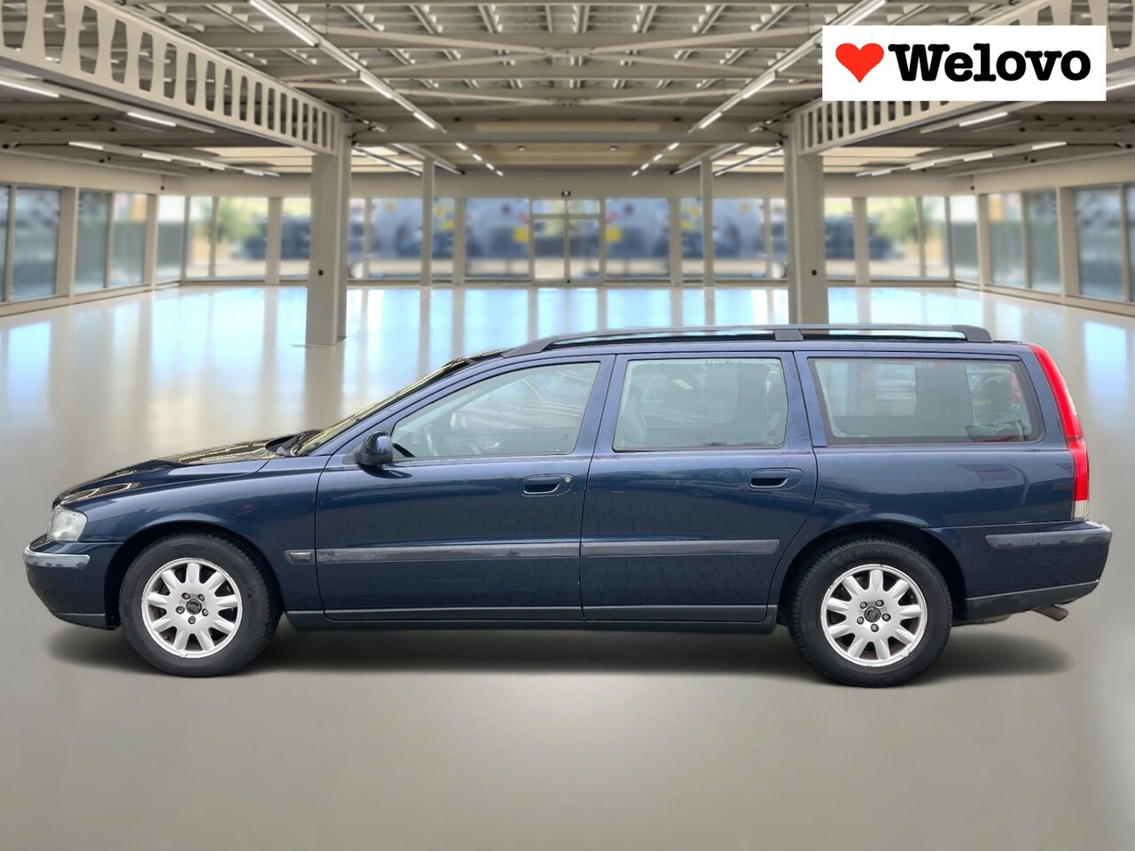Volvo V70 - 2.4 Comfort Line Nieuwe Apk met garantie - AutoWereld.nl