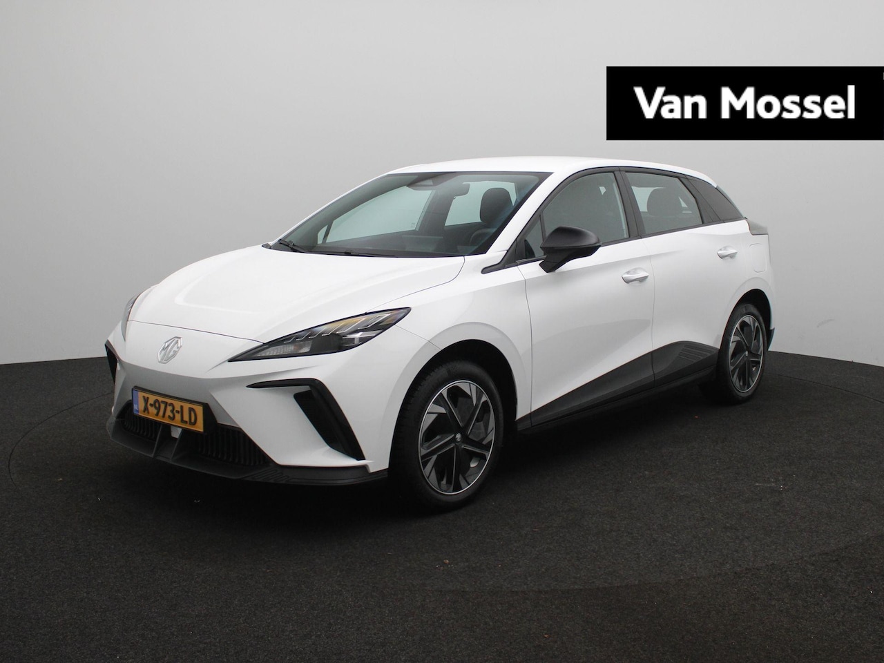 MG MG4 Electric - Standard 51 kWh | Apple Carplay - Android Auto | Led Verlichting | DAB | Cruise Control | - AutoWereld.nl