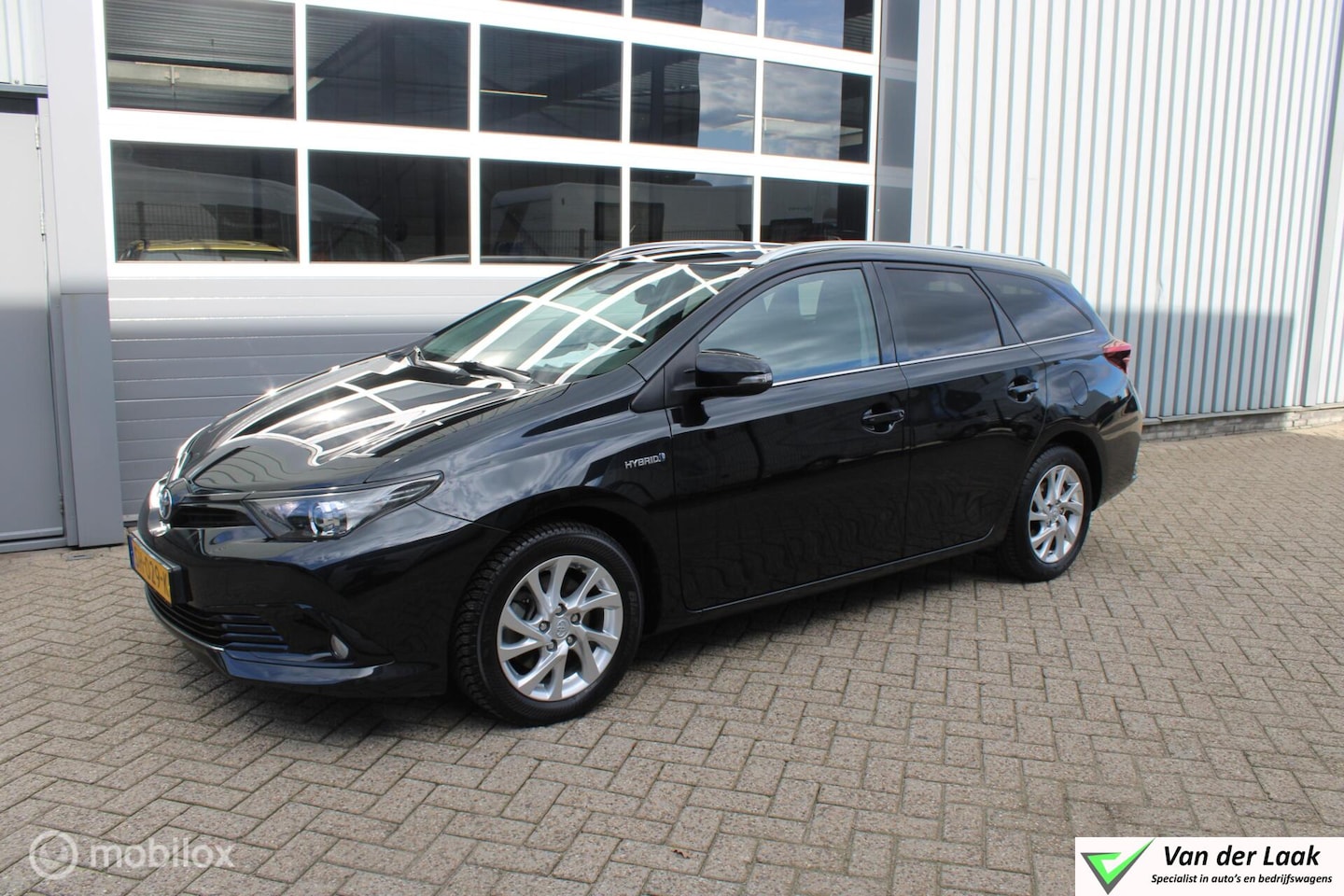 Toyota Auris Touring Sports - 1.8 Hybrid Dynamic | NL Auto Boekjes | Keyless Entry | Navigatie | - AutoWereld.nl