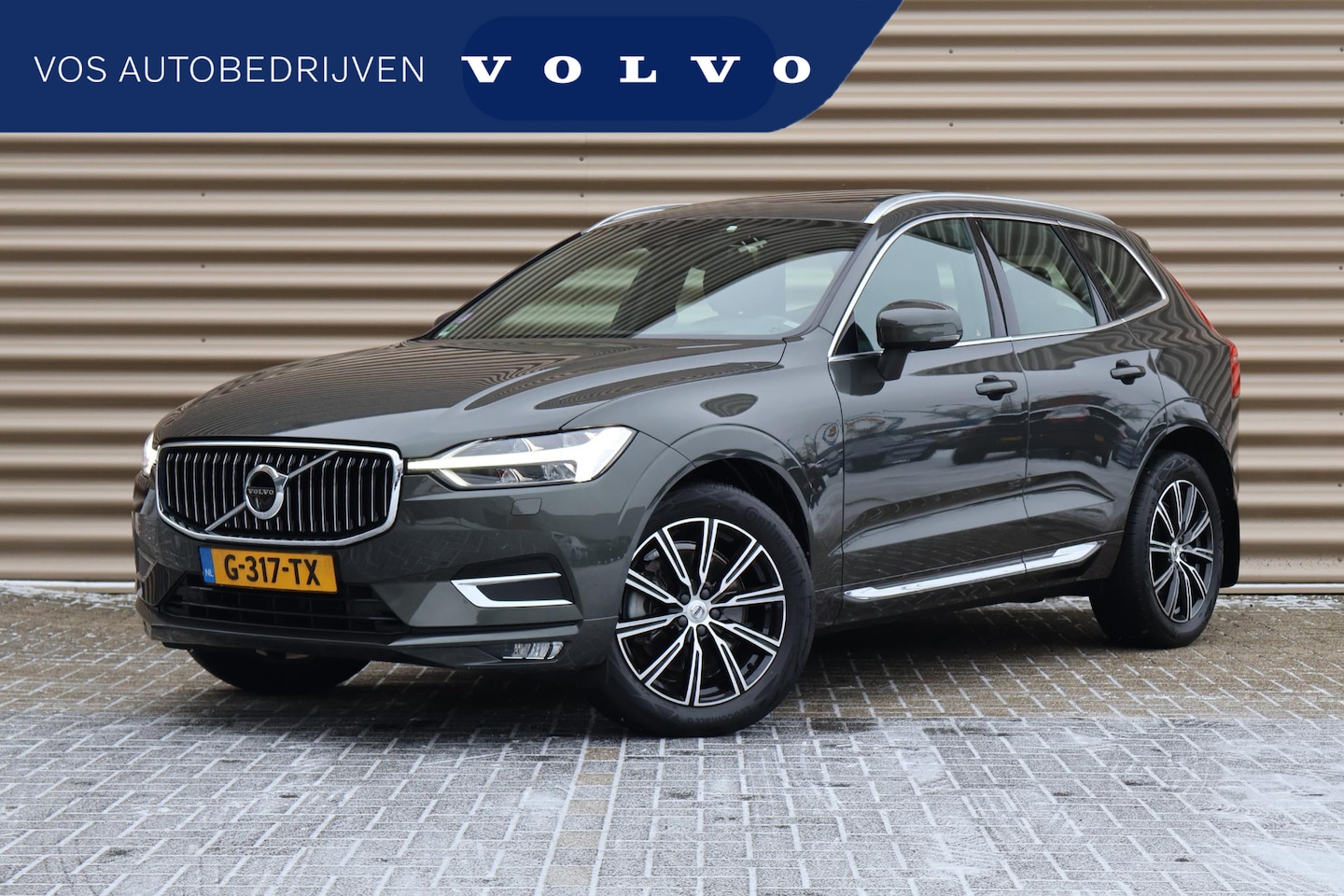 Volvo XC60 - B5 AWD Inscription | Luchtvering | Panoramadak | Trekhaak elektr. - AutoWereld.nl
