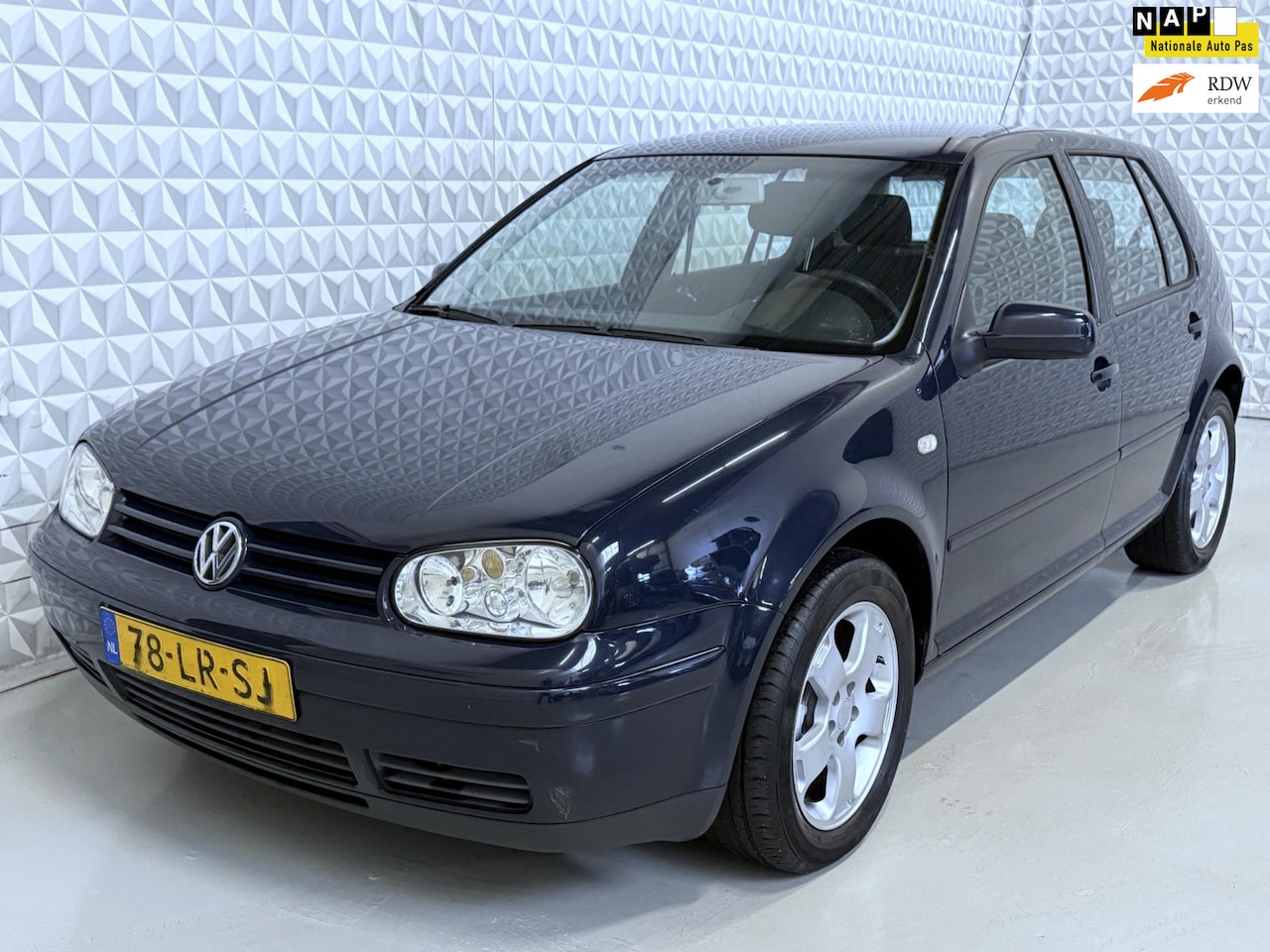 Volkswagen Golf - 1.6-16V 5drs met APK Airco Cruise Trekhaak (2003) - AutoWereld.nl