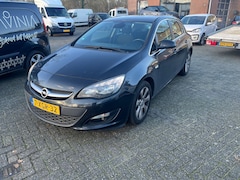 Opel Astra - 1.4 Turbo Business + goed rijdend.