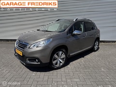 Peugeot 2008 - 1.2 VTi Allure | Pano | Navigatie | Cruise |