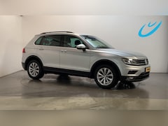 Volkswagen Tiguan - 1.5 TSI Comfortline Navigatie Parkeersensoren AppConnect