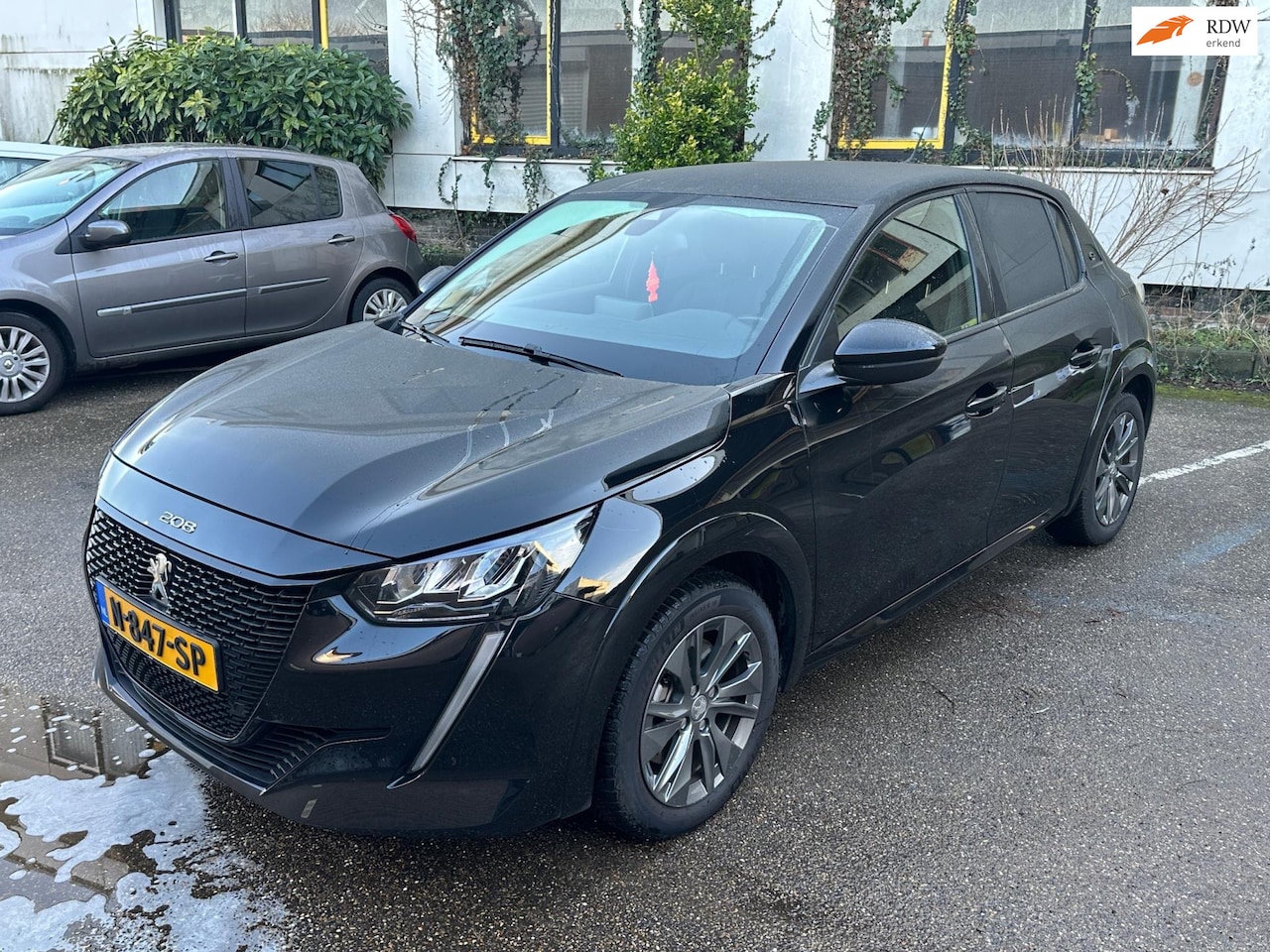 Peugeot e-208 - EV Allure 50 kWh/ Dealer onderhouden - AutoWereld.nl