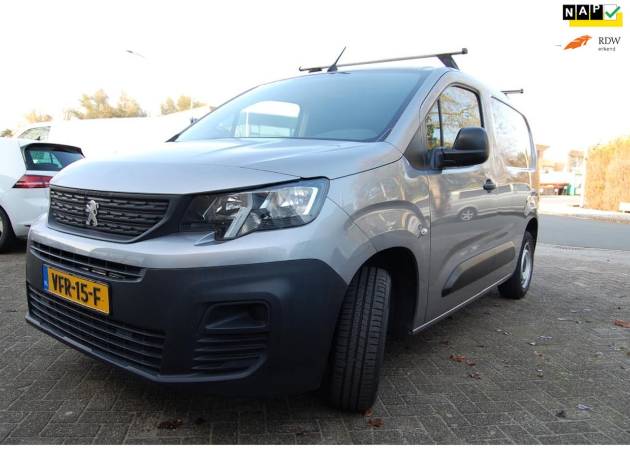 Peugeot Partner - 1.5 BlueHDI Pro 75 Pk Euro 6 / Airco / PDC / Navi - AutoWereld.nl