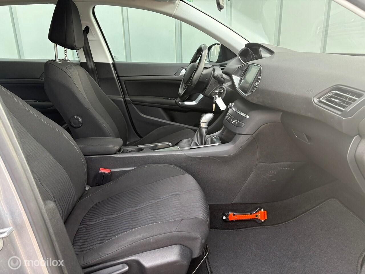 Peugeot 308 - 1.2 PureTech Blue Lease NAP//AIRCO//NAVI//CRUISE//TREKHAAK