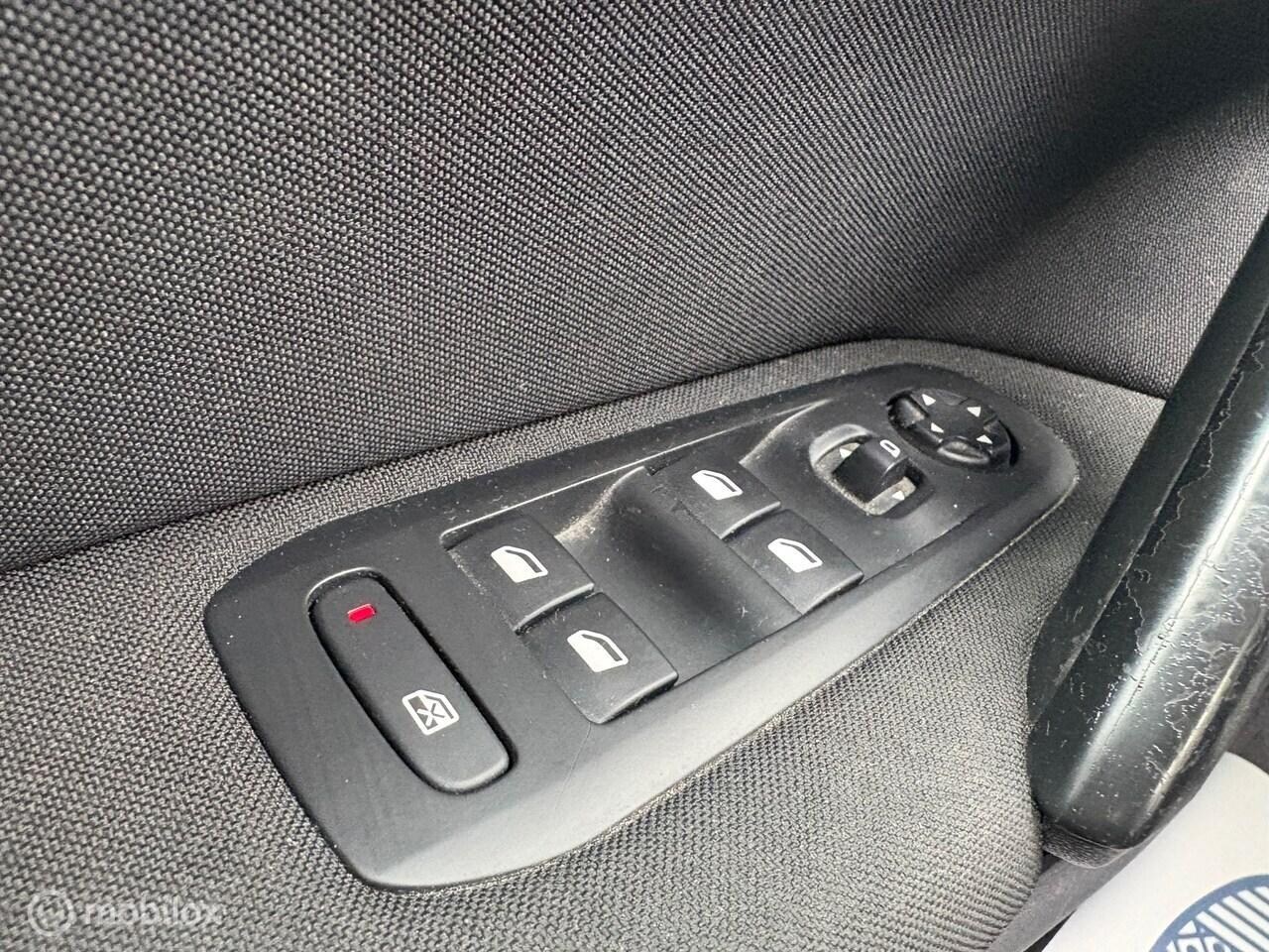 Peugeot 308 - 1.2 PureTech Blue Lease NAP//AIRCO//NAVI//CRUISE//TREKHAAK