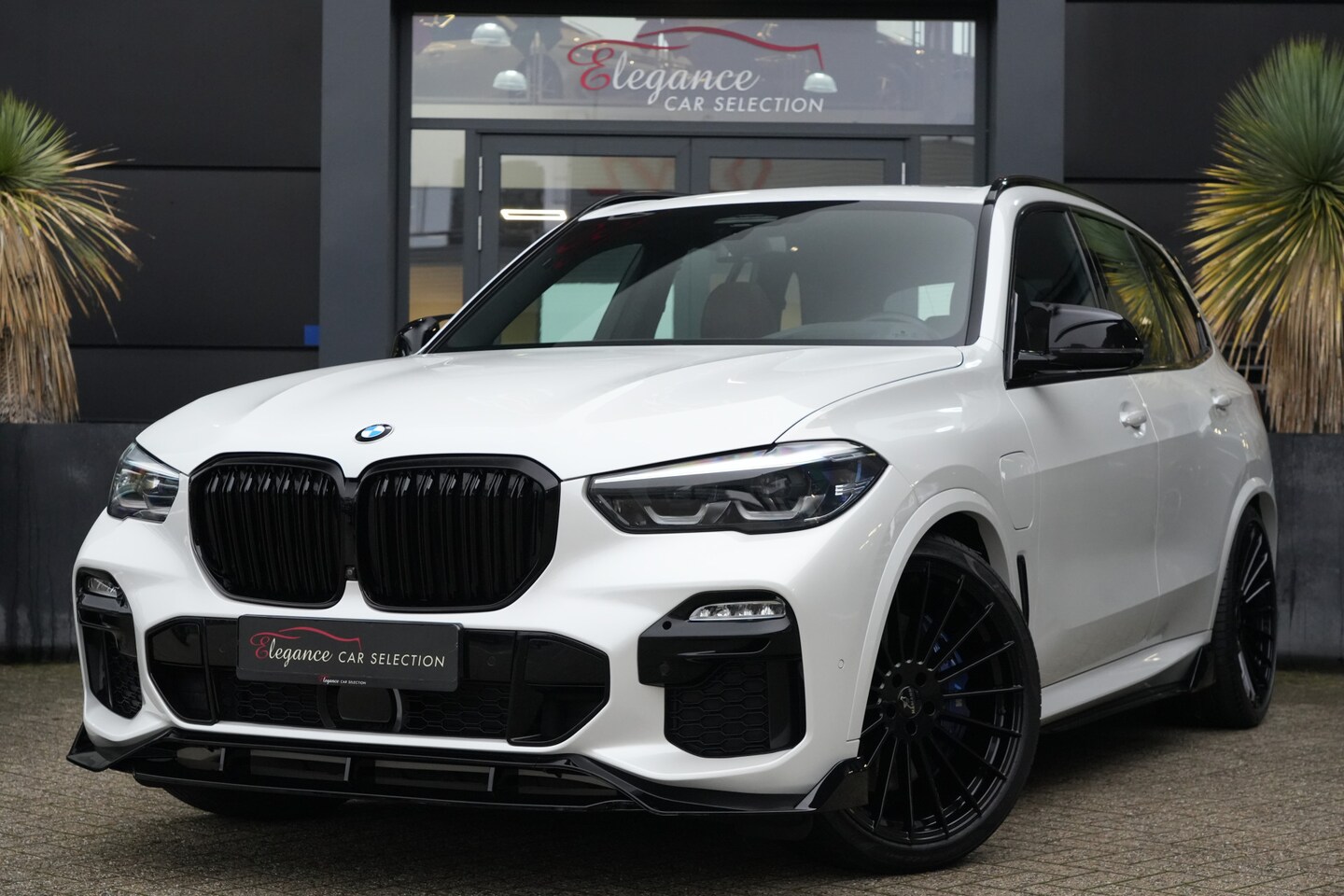 BMW X5 - xDrive45e M Sport High Executive 395pk Panoramadak/Trekhaak/HarmannKardon - AutoWereld.nl