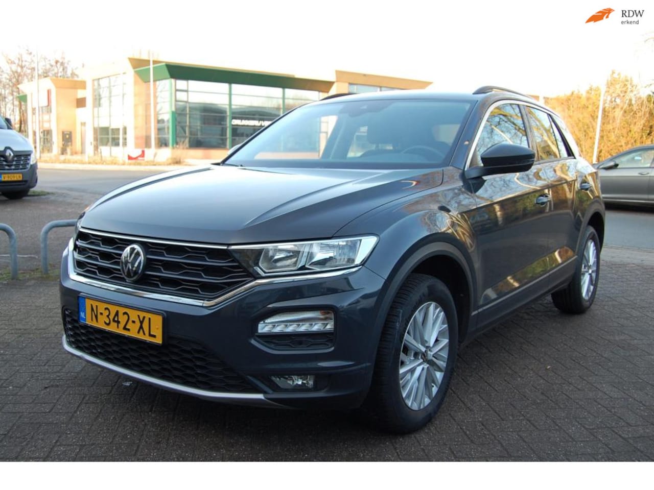 Volkswagen T-Roc - 1.0 TSI BM 110PK Style Airco / Navi / PDC / A.U.R Camera - AutoWereld.nl