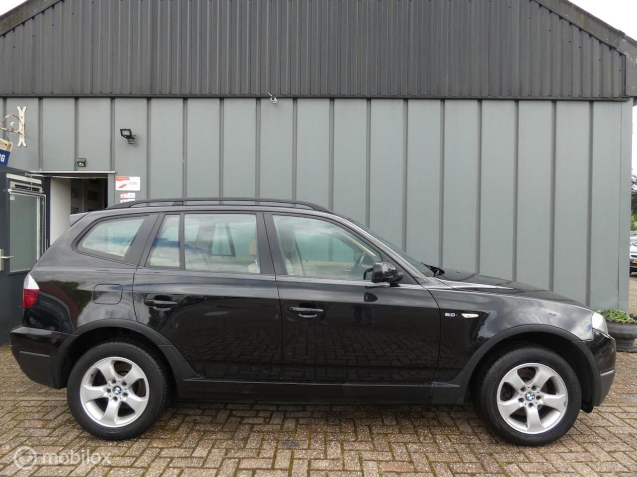 BMW X3 - 2.0i Executive AIRCO//NAVI//CRUISE//TREKHAAK//CV+AB