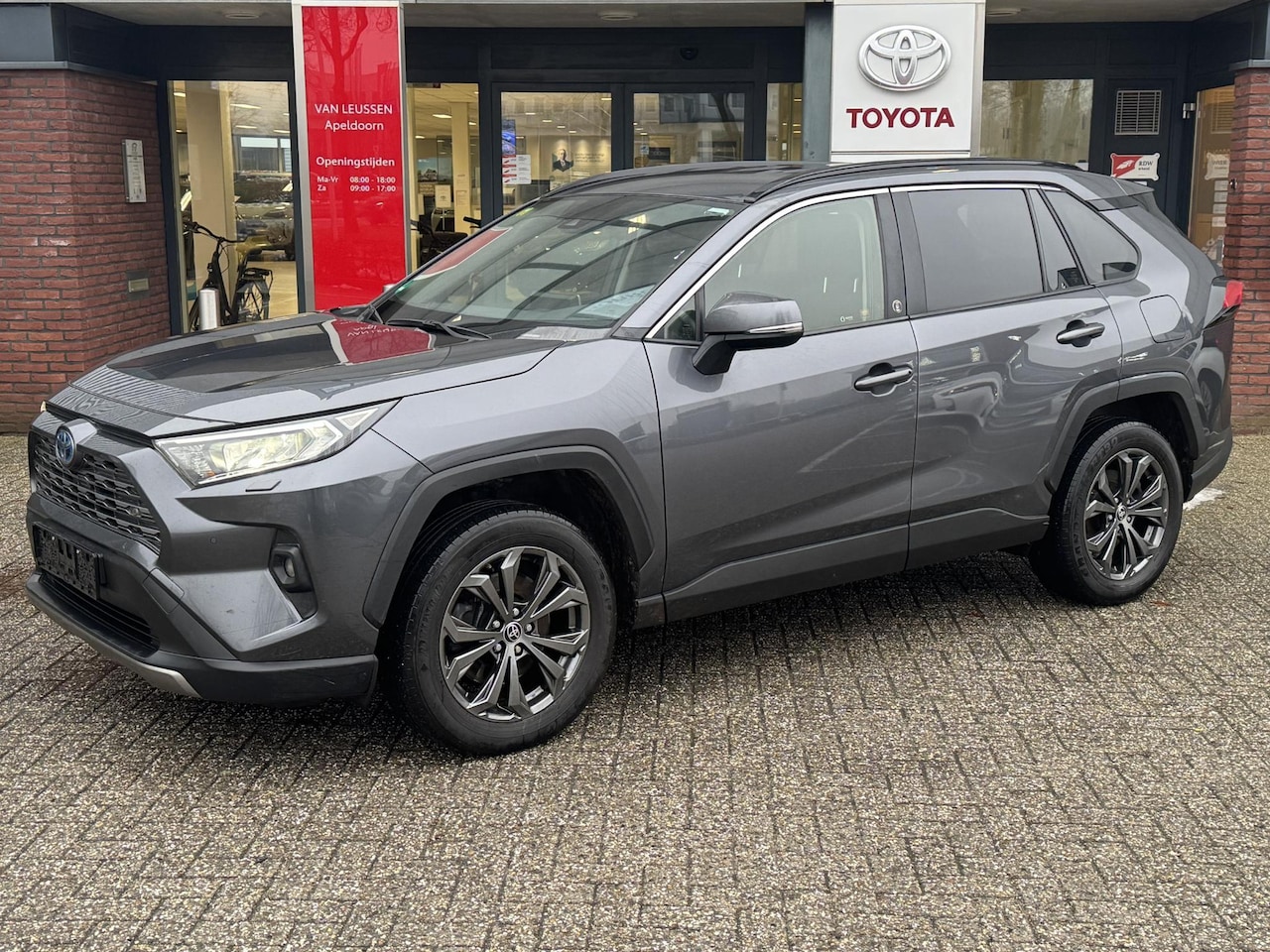 Toyota RAV4 - 2.5 HYBRID AWD STYLE TREKHAAK 1650KG TREKGEW BLIND SPOT STOEL/STUURVERWARMING APPLE/ANDROI - AutoWereld.nl