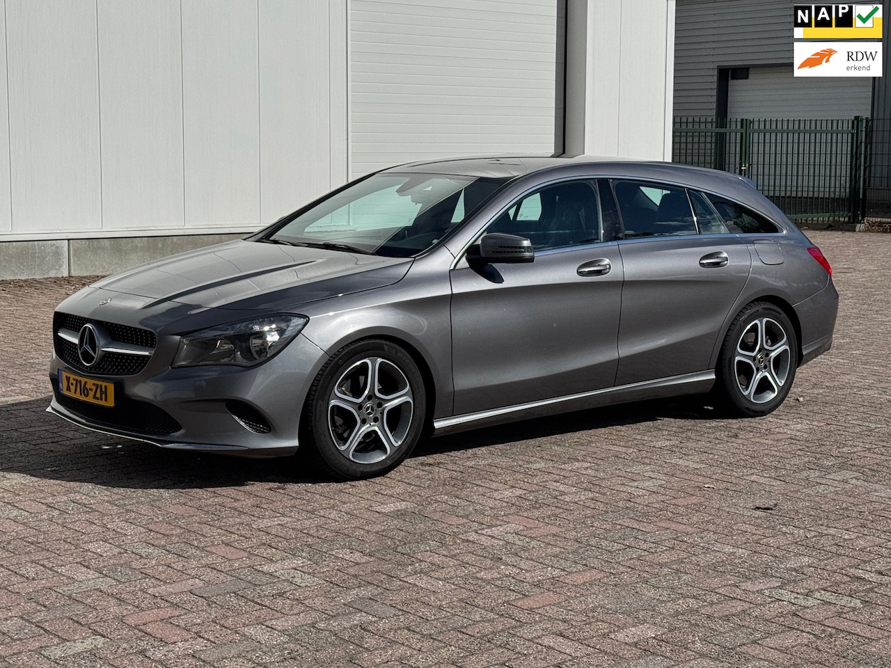Mercedes-Benz CLA-klasse Shooting Brake - 200D EURO6 Business Solution AMG - AutoWereld.nl