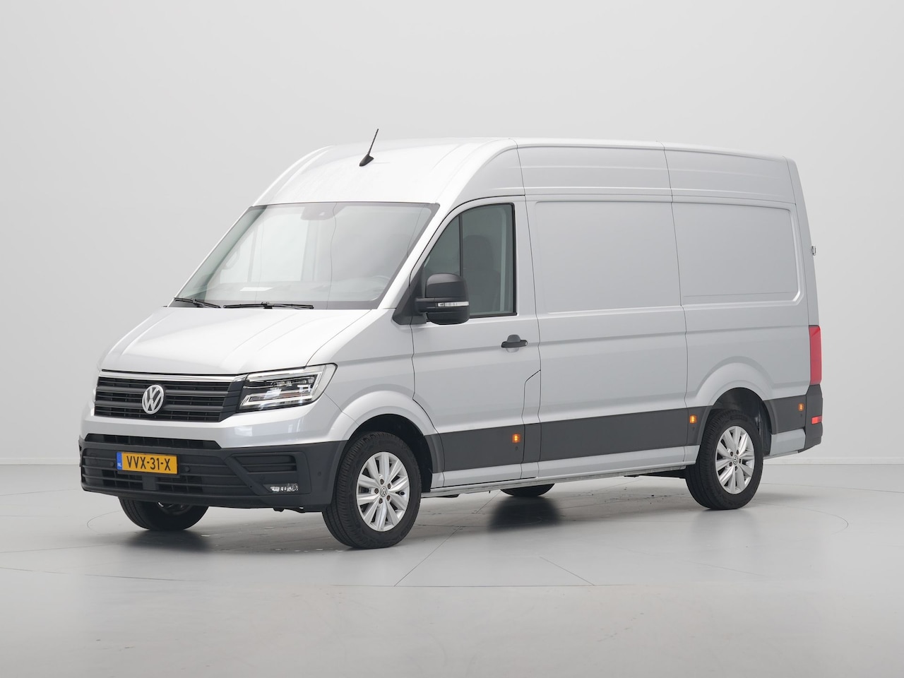 Volkswagen Crafter - 30 2.0 TDI 130kW 177PK L3H3 Exclusive AUT - AutoWereld.nl