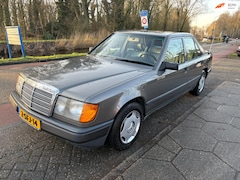 Mercedes-Benz 200-500 (W124) - 300 E AIRCO + LEDER