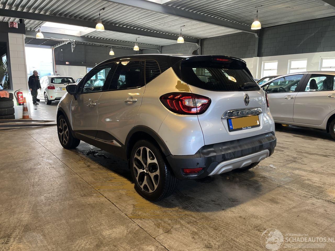 Renault Captur - 1.2 TCe Bose 52.000 KM Automaat