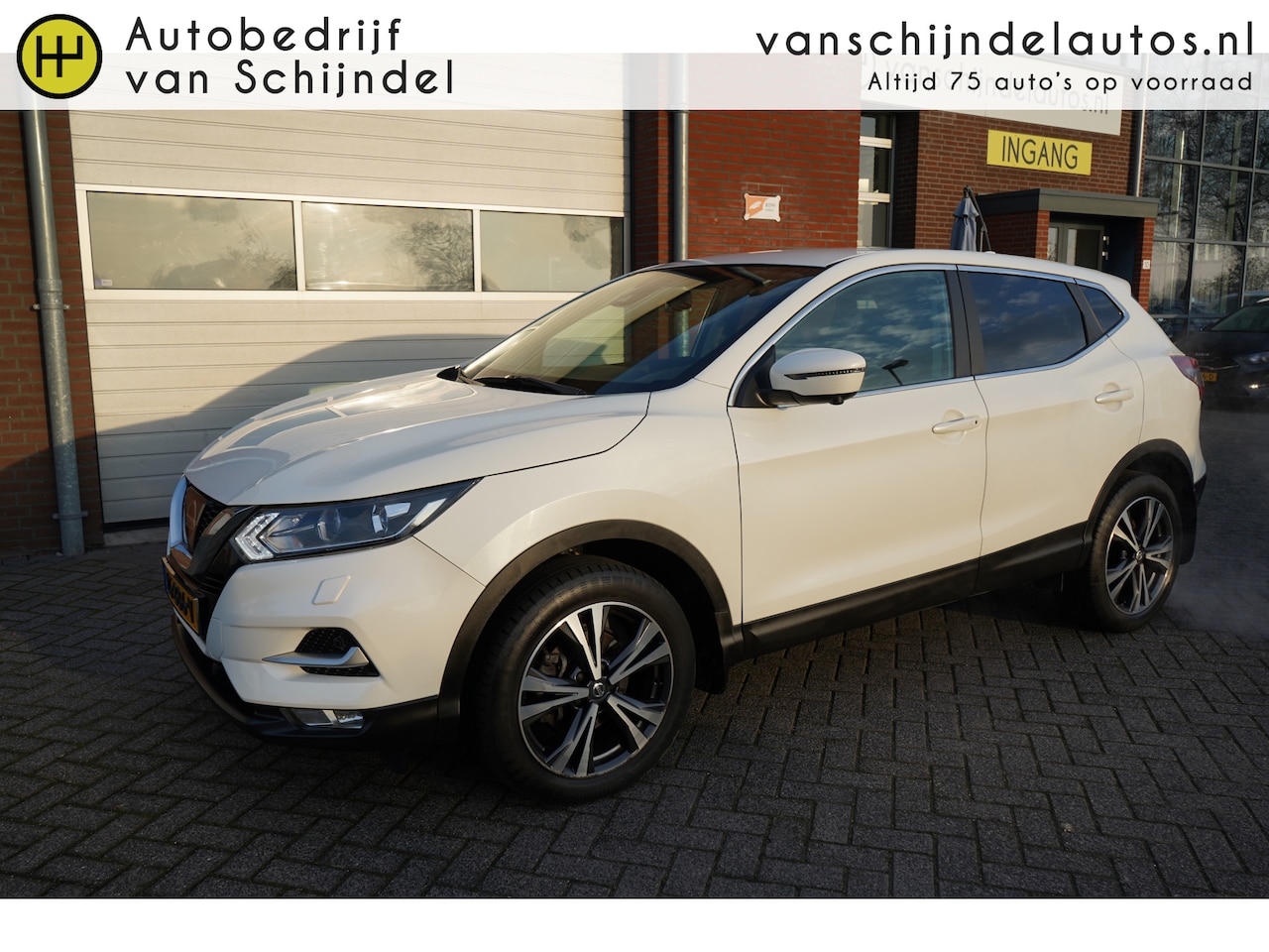 Nissan Qashqai - 1.2 N-CONNECTA 360 CAMERA NAVIGATIE STOELVERWARMING TREKHAAK CLIMA CRUISE BLUETOOTH PDC V+ - AutoWereld.nl