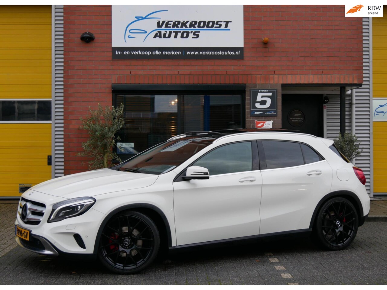 Mercedes-Benz GLA-Klasse - 250 4Matic Prestige. camera. memory. pano. stoelverwarming - AutoWereld.nl