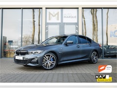 BMW 3-serie - Sedan 330e Aut. | High Executive | M Sportpakket | 19" LM Velgen | Panoramadak | Head-Up D