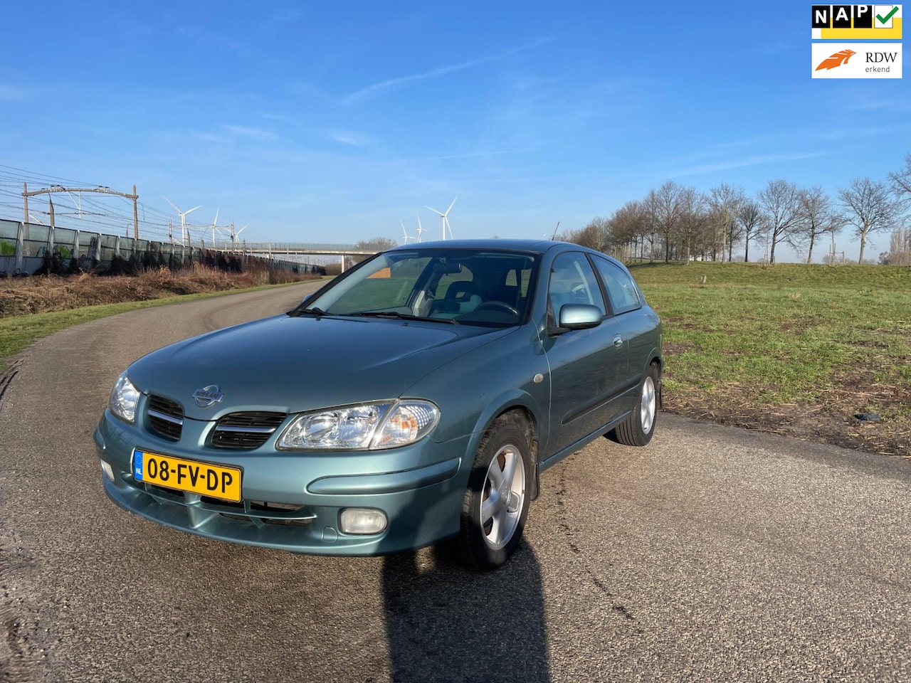 Nissan Almera - 1.5 Luxury | Airco | Isofix - AutoWereld.nl