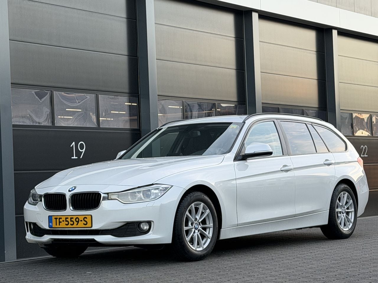 BMW 3-serie Touring - 320d Leer Xenon Clima PDC - AutoWereld.nl