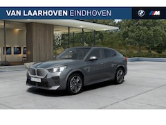 BMW iX2 - eDrive20 M Sport / Sportstoelen / Achteruitrijcamera / M Adaptief onderstel / Adaptieve LE