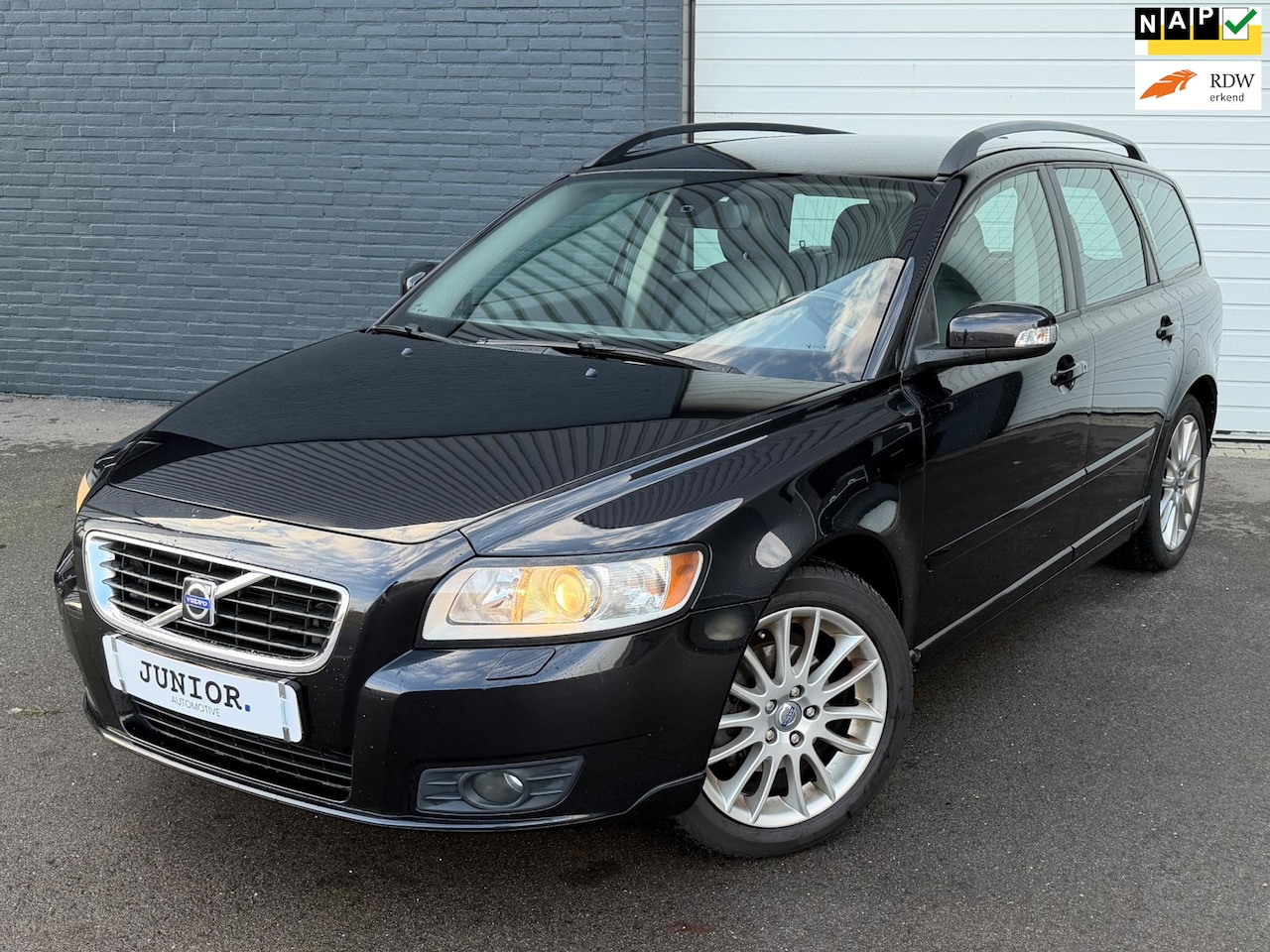 Volvo V50 - 1.8 Momentum XENON/LEDER/CRUISE/VOLO-H/LMV - AutoWereld.nl
