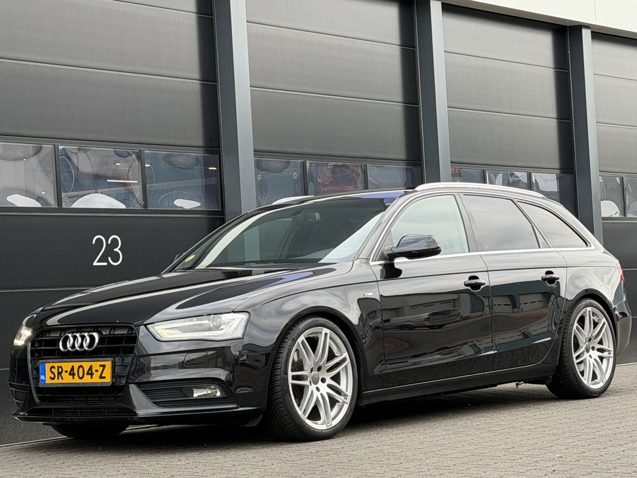 Audi A4 Avant - 2.0 TDI S-Line Leer Clima PDC - AutoWereld.nl