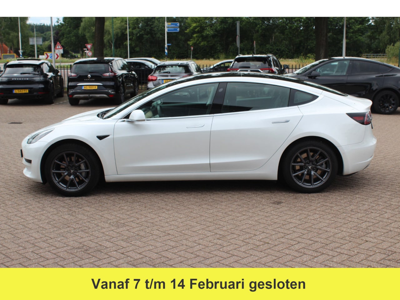 Tesla Model 3 - Standard RWD Plus 60 kWh / Autopilot / Panoramadak / Camera / Premium Audio / 18'' / Leder - AutoWereld.nl