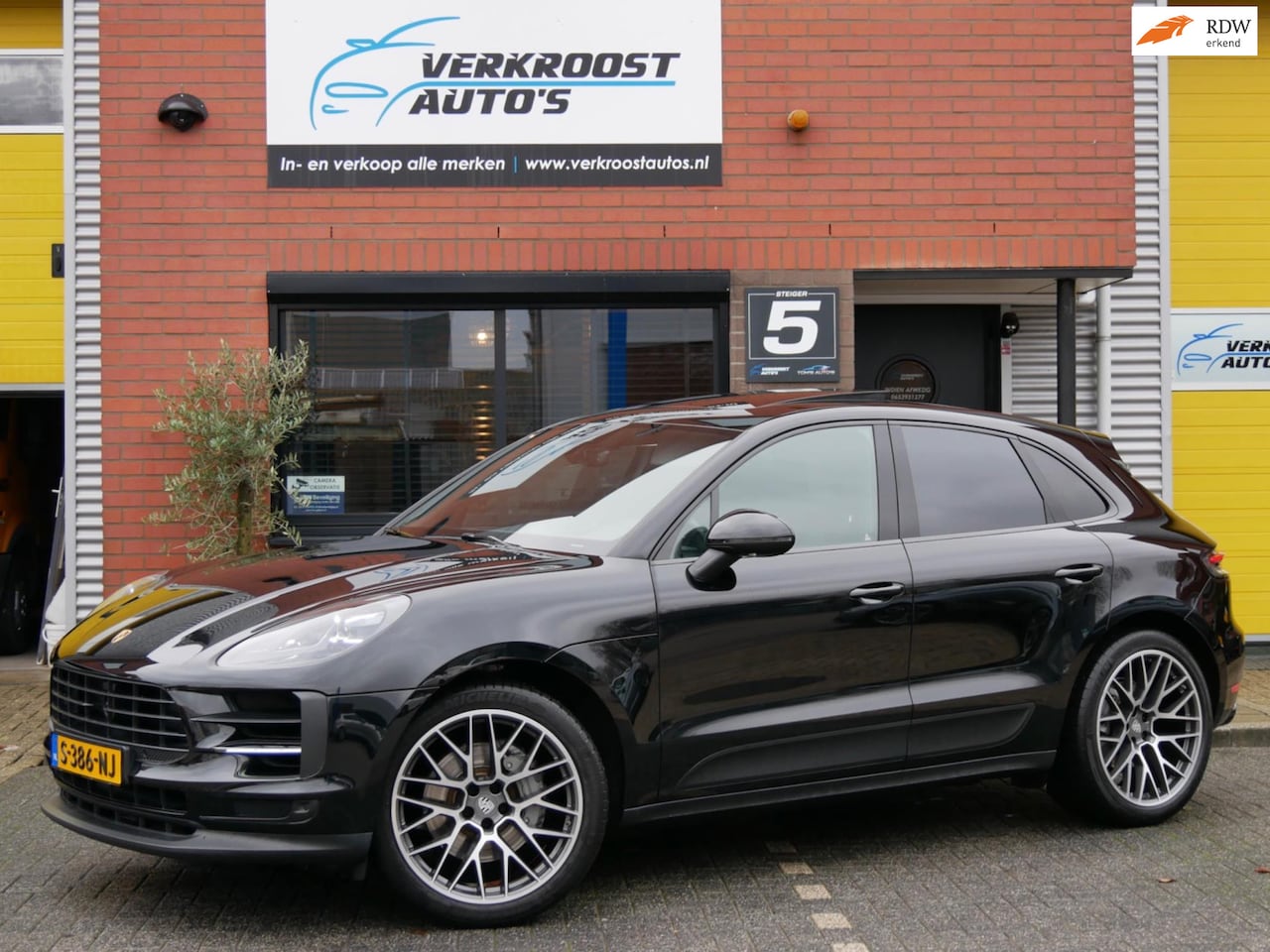Porsche Macan - 3.0 S. pano. sportchrono. memory. camera. luchtvering - AutoWereld.nl