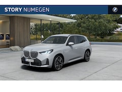 BMW X3 - 30e xDrive M Sport Automaat / Sportstoelen / Achteruitrijcamera / Adaptieve LED / Comfort