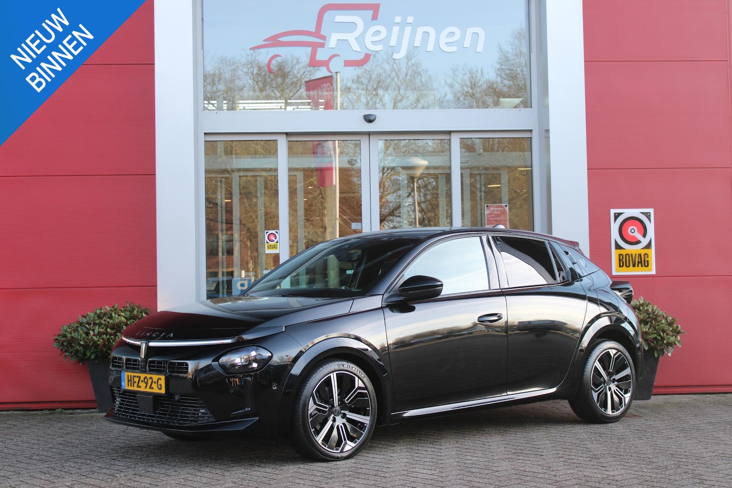 Lancia Y(psilon) - Ypsilon 1.2 110PK Turbo Hybrid LX | CAMERA VOOR/ ACHTER | ELEKTRISCH VERSTELBARE BESTUURDE - AutoWereld.nl