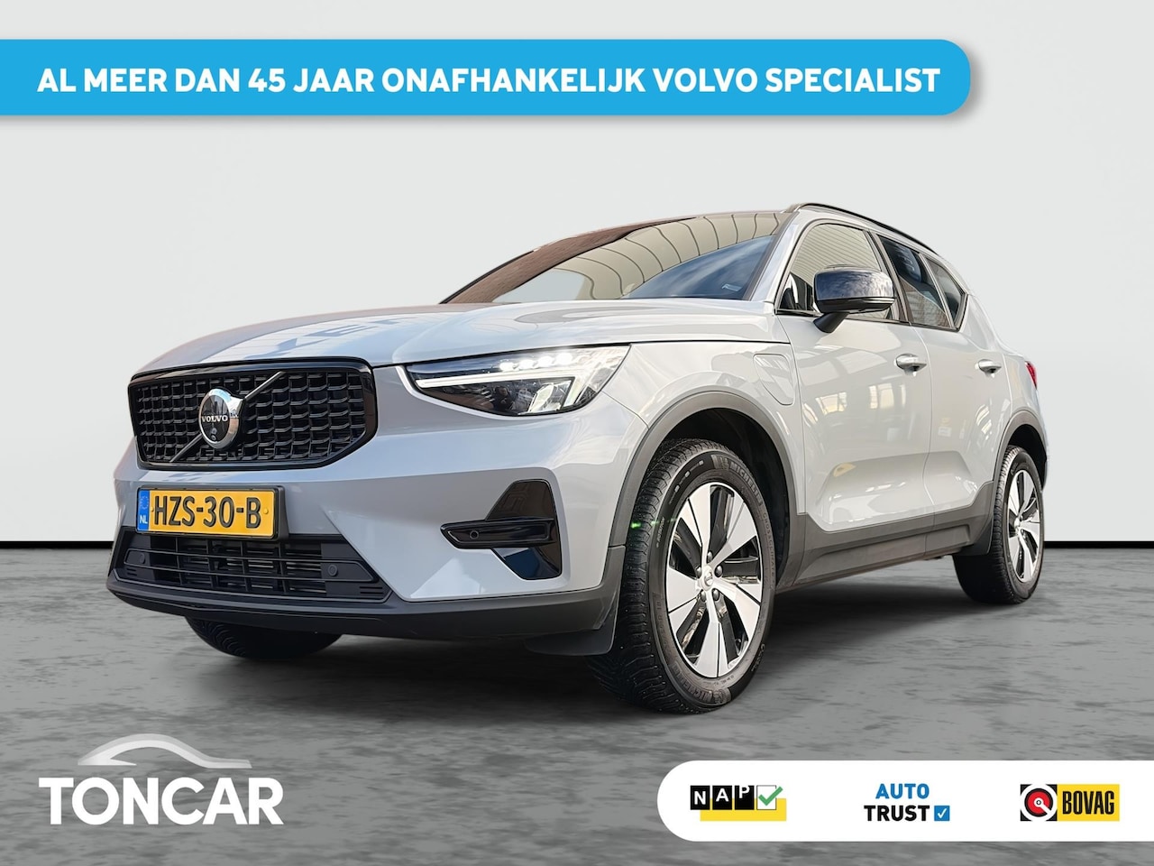 Volvo XC40 - 1.5 T4 Plug-in hybrid Plus Dark SOH 98% | Lage km stand | HK audio | 360° Camera | Trekhaa - AutoWereld.nl