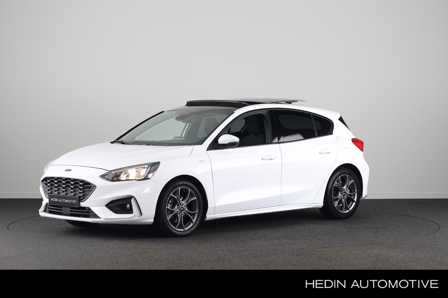Ford Focus - 1.5 EcoBoost ST-Line Business | Pano | Winterpakket | Zomer + Winterbanden | Adap cruise | - AutoWereld.nl