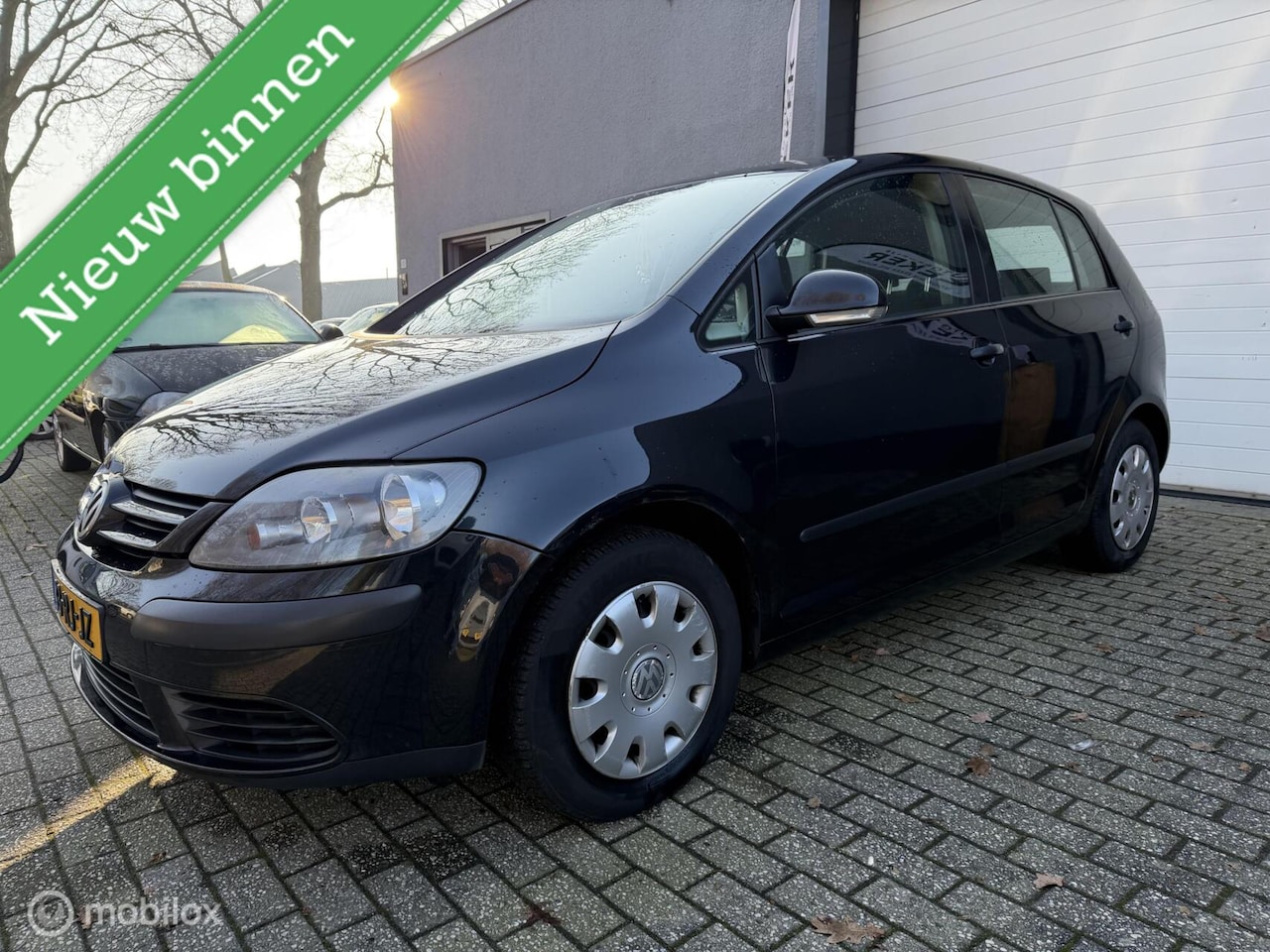 Volkswagen Golf - 1.6 FSI Comfortline / NAP / Trekhaak / - AutoWereld.nl