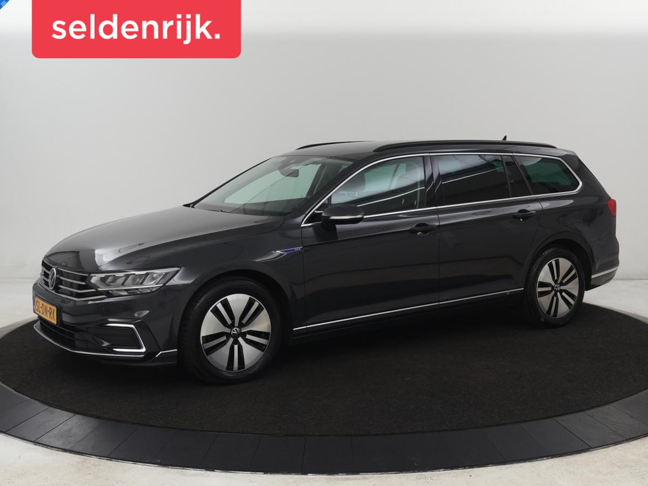 Volkswagen Passat Variant - 1.4 TSI PHEV GTE | Trekhaak | Stoelverwarming | Massage | Camera | Carplay | Navigatie | A - AutoWereld.nl