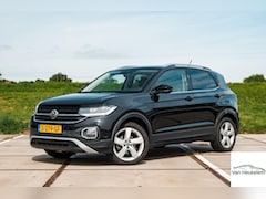 Volkswagen T-Cross - 1.5 TSI DSG Style | ALL SEASON BANDEN | TREKHAAK | CAMERA | CLIMA | APPLE CAR PLAY