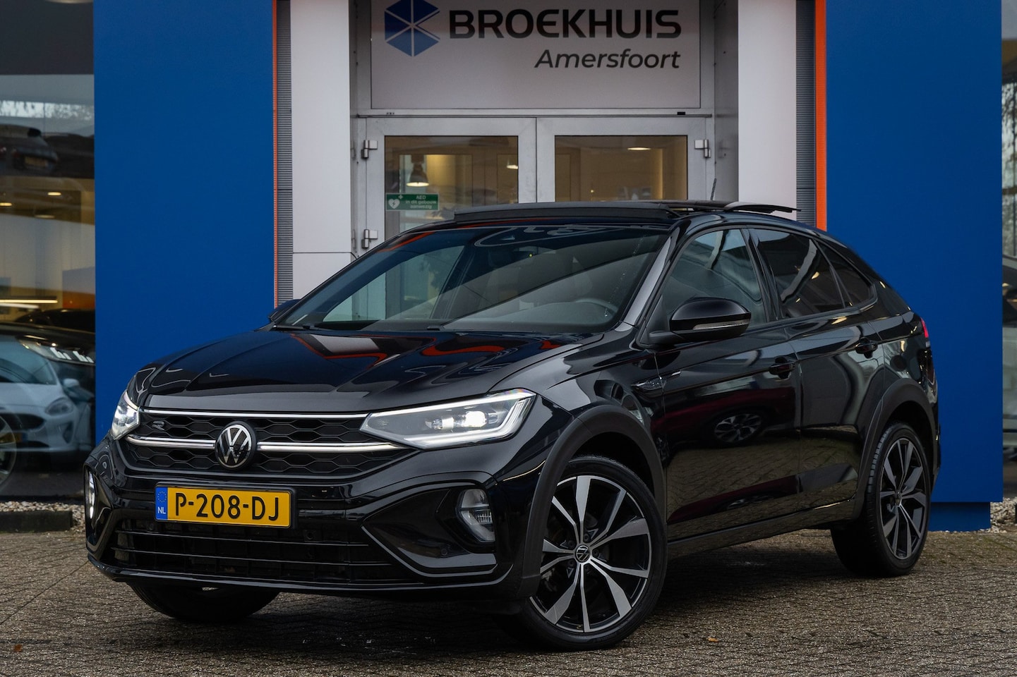 Volkswagen Taigo - 1.0 TSI R-Line | Elektrisch pano-dak | Adap cruise | Camera | Stoel VW | Apple Carplay/And - AutoWereld.nl